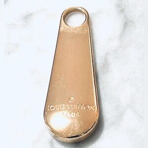 LOUIS VUITTON Paris Gold Color ‘Rain Drop’ Pendant